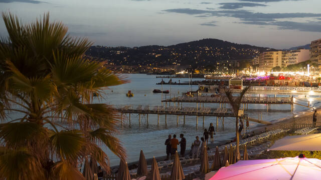 Juan-les-Pins, le soir ©G. Lefrancq