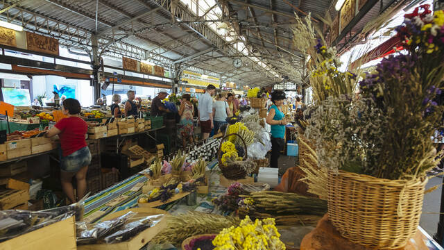 Antibes, le marché provençal ©Office de Tourisme et des Congrès d'Antibes Juan-les-Pins - Gilles Lefrancq