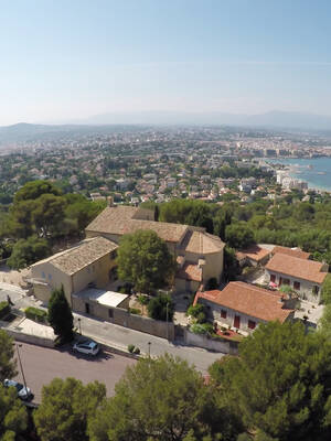 La ville vue du ciel - Juan-les-Pins à l'ouest, Antibes à l'Est